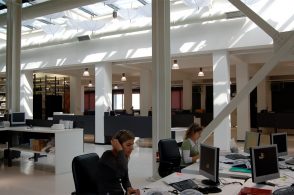 Bottone artistico facilities thumbnail